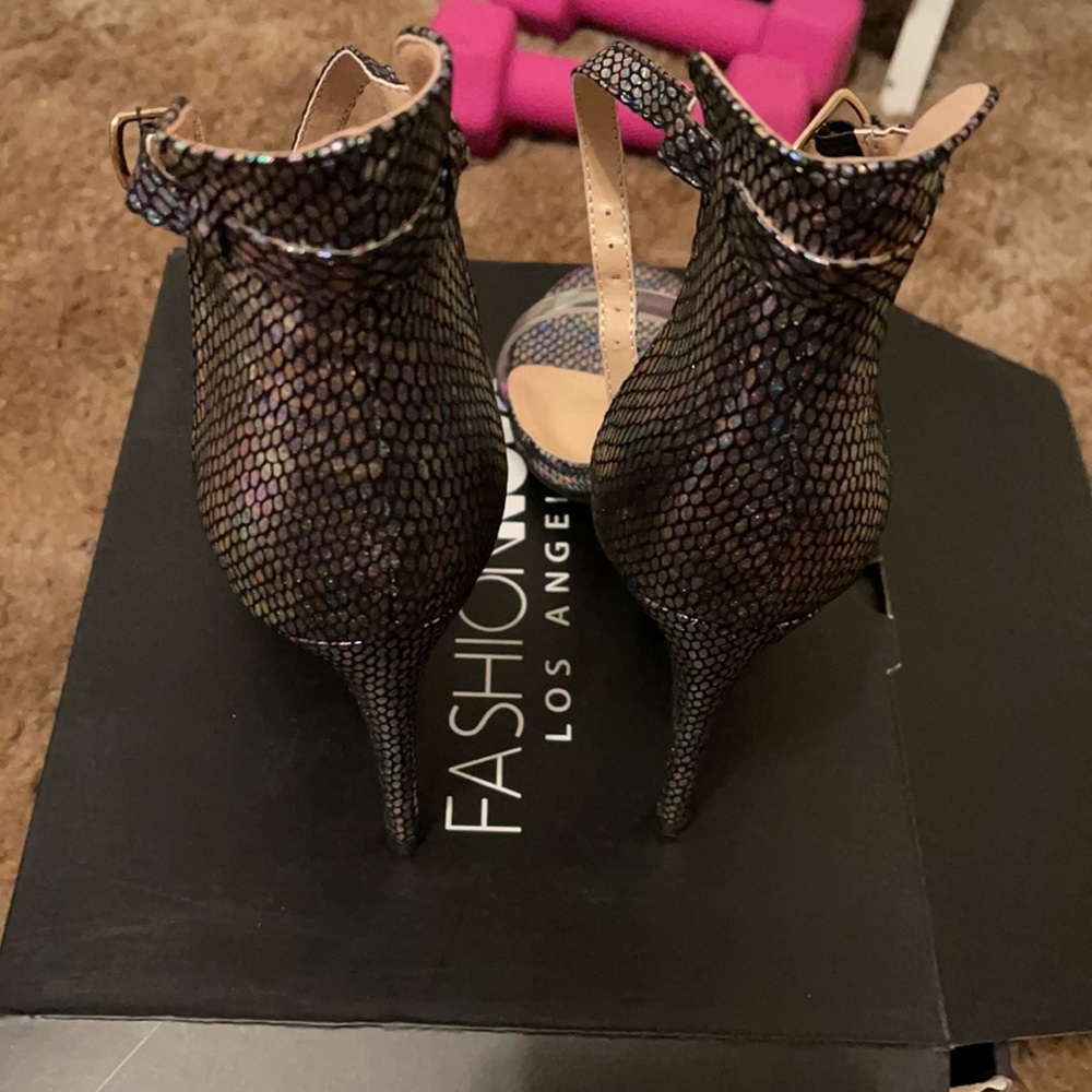 Heels - Picture 3 of 9